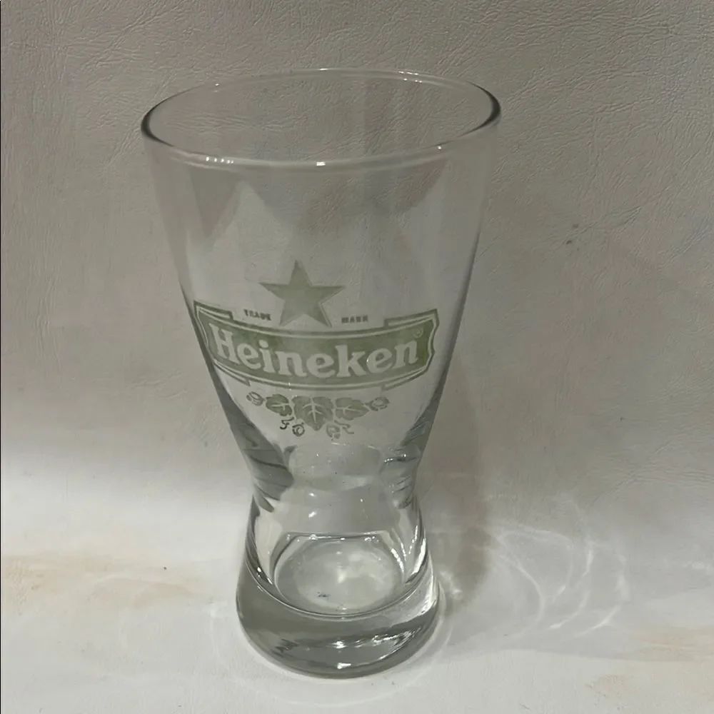 Heineken Draft Beer Bar Glass 16 Oz 6 In Tall 3 In Round Green Writing Leaves
